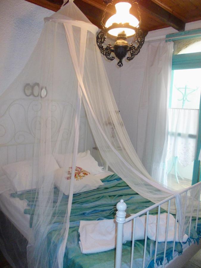 Nyfes Traditional Boutique Frosyni Σκύρος Εξωτερικό φωτογραφία